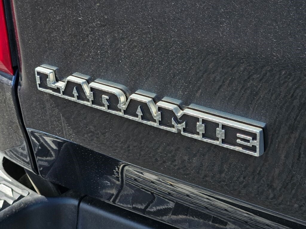 2020 RAM 1500 Laramie 4x4 Crew Cab 57 Box